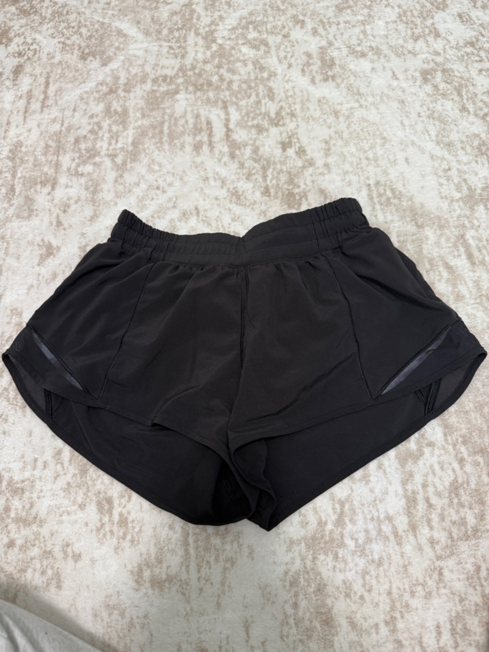 Lululemon Hotty Hot Shorts Low Rise 2.5” Size 6